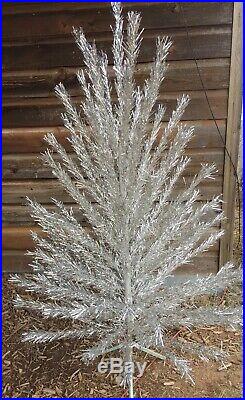 VINTAGE SILVER TINSEL CHRISTMAS TREE. 6 FOOT WithStand