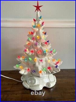 VTG Atlantic Mold MUSICAL White 17 tall Ceramic Christmas Tree Siverbells