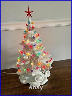 VTG Atlantic Mold MUSICAL White 17 tall Ceramic Christmas Tree Siverbells