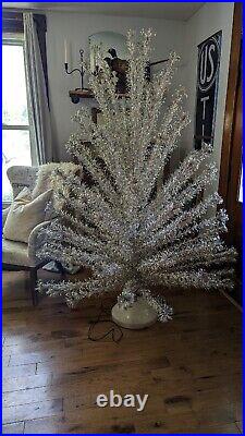 VTG Evergleam 7' Aluminum Christmas Tree 100 Branch Pom Pom Tree WithMusical stand