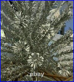 VTG Evergleam Aluminum Christmas Tree & Tri Pod Stand Rare 94 Branch 6' Fountain