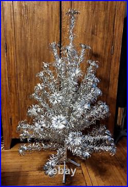 VTG Evergleam Stainless Aluminum 4 Ft Christmas Tree PomPom