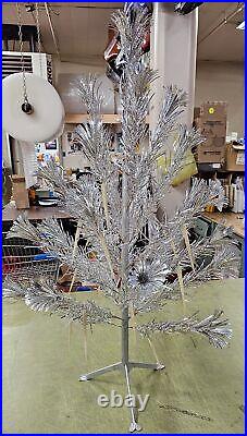 VTG Made In USA The Sparkler Pom-Pom Aluminum Christmas Tree 3 feet 25 branches