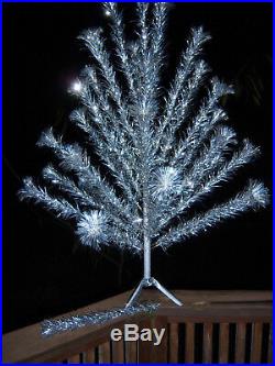 VTG NICE HTF CONSOLIDATED NOVELTY 4 Ft Silver Aluminum Xmas Tree 31 BRANCHES