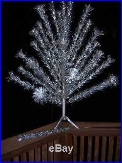 VTG NICE HTF CONSOLIDATED NOVELTY 4 Ft Silver Aluminum Xmas Tree 31 BRANCHES