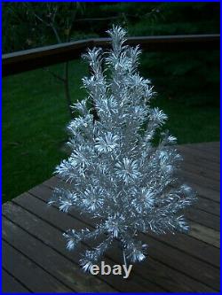 VTG RETRO HTF HTF 4 Ft EVERGLEAM FROSTY FOUNTIAN Silver Aluminum Xmas Tree