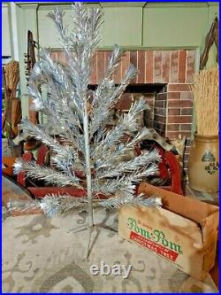 ViNTAGE 4 FT SPARKLER POM POM SILVER ALUMINUM CHISTMAS TREE STAR BAND Co WithBOX