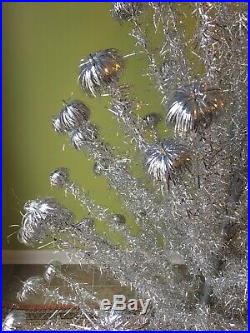 Vintage 105 branch 6.5 aluminum silver Christmas tree PomPom 1950/60s MCM