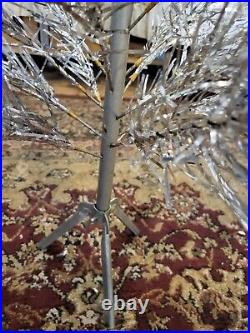 Vintage 4 Foot Aluminum Christmas Tree 25 branch FAIRYLAND #5004 In Original Box