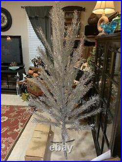 Vintage 4 ft Aluminum Christmas Tree 52 Branches & Original Box