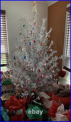 Vintage 6.5 ft Silver Aluminum Christmas Tree91 BranchesColor WheelComplete