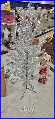 Vintage 6 FT ALUMINUM CHRISTMAS TREE Pom Pom R. O Kent Splendor Color Wheel WithBox