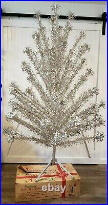 Vintage 6 ft Silver Pom Evergleem Fountain Aluminum Christmas Tree 90 Branches