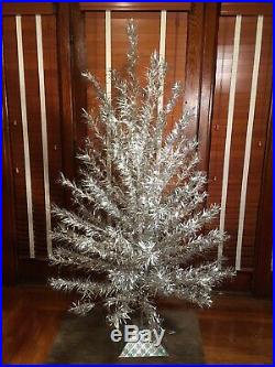 Vintage 6ft Silver Forest Aluminum Christmas Tree 89 Branches Orig Box Nice