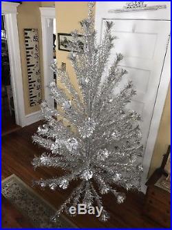 Vintage 7 Foot 100+ Branch Aluminum Silver Christmas POM POM Sparkler Tree withBox