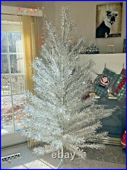 Vintage Aluminum Christmas Tree 7 Ft Sapphire Regal Curl & Twist Taper Silver