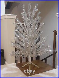 Vintage Evergleam Aluminum Christmas Tree 4' Tall Stand & Box 58 Branch