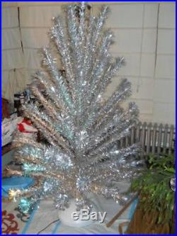 Vintage Evergleam Model 4606 Silver Aluminum Christmas Tree 6 FT 94 Branches
