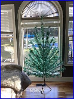 Vintage Green And Silver Twist Aluminum Christmas Tree 6 ft
