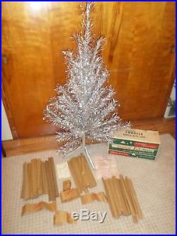 Vintage Metal Christmas Tree, Sapphire by Regal 4 1/2ft, Curl and Twist Needles