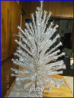 Vintage Peco Deluxe Aluminum Christmas Tree 6 Tall 90 Branches with Box USA