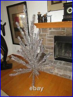 Vintage Silver Aluminum Christmas Tree Fairyland 6 1/2 Box 42 Branches (K207)