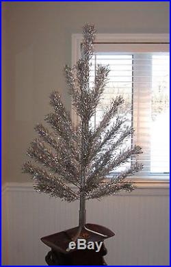 Vintage Silver Stainless Aluminum Christmas Tree 4½' Ft 33 Branches Supreme