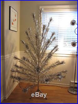 Vintage Silver Stainless Aluminum Christmas Tree 6' Ft 46 Branch POM Evergleam