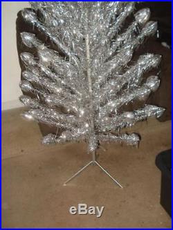 Vintage Splender Silver Pom Pom Aluminum Christmas Tree 5 Feet Tall Boxed