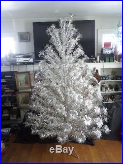 Vintage Splendor 7 1/2' Silver Pom Pom Aluminum Christmas Tree 133 Branch In Box