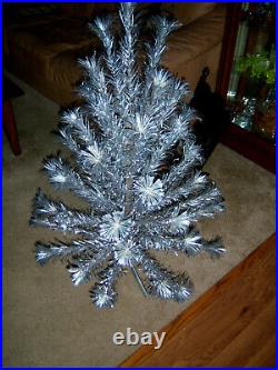 Vtg 4 Ft Neat Retro Silver Frosty Fountian Stainless Aluminum Xmas Tree