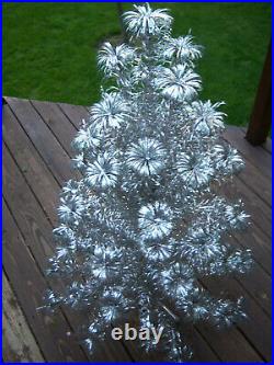 Vtg 4 Ft Sharp! Retro Silver Evergleam Fountian Stainless Aluminum Xmas Tree