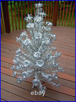 Vtg 4ft Retro Sharp! Silver Aluminum Specialty Fountain Aluminum Xmas Tree