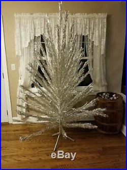Vtg 7 ft Silver Aluminum 102 Branch Evergleam Deluxe Christmas Tree Box & Stand