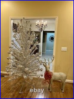 Vtg Aluminum 7 Ft Christmas Tree With Stand Nice Tree! -109 Branches