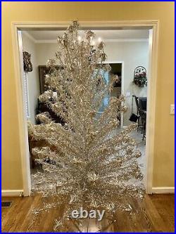 Vtg Aluminum 7 Ft Christmas Tree With Stand Nice Tree! -109 Branches