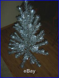 Vtg Neat Evergleam Frosty Fountian Silver 4ft Stainless Aluminum Xmas Tree
