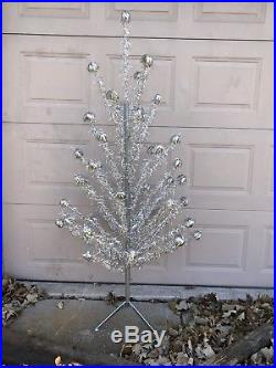 Vtg Pom-Pom Aluminum Christmas Tree 6 43 Branches Foil Original Box Silver 6 Ft