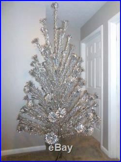 Vtg Royal Pine POM POM Silver Aluminum Christmas Tree 7 Ft Keystone IOB No stand