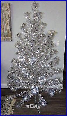 Vtg Sparkler Pom-Pom Aluminum Christmas Tree 6 Foot Silver M-670 w Box 70 Branch