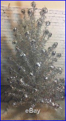 Vtg with Orig Box SPLENDOR 6-1/2' ALUMINUM POM POM CHRISTMAS TREE 85 BRANCH Silver