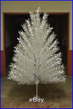 Yuletide Expressions 7' Classic 100 Branch Aluminum Christmas Tree with Box