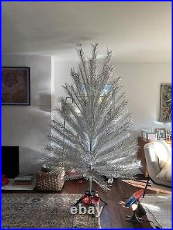 Yuletide Expressions Aluminum 7ft Christmas Tree